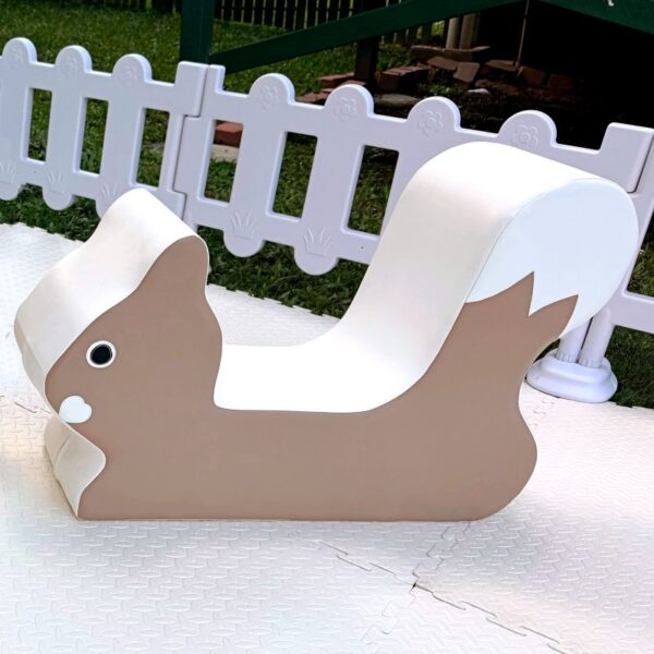Squirrel Bouncer – White & Brown